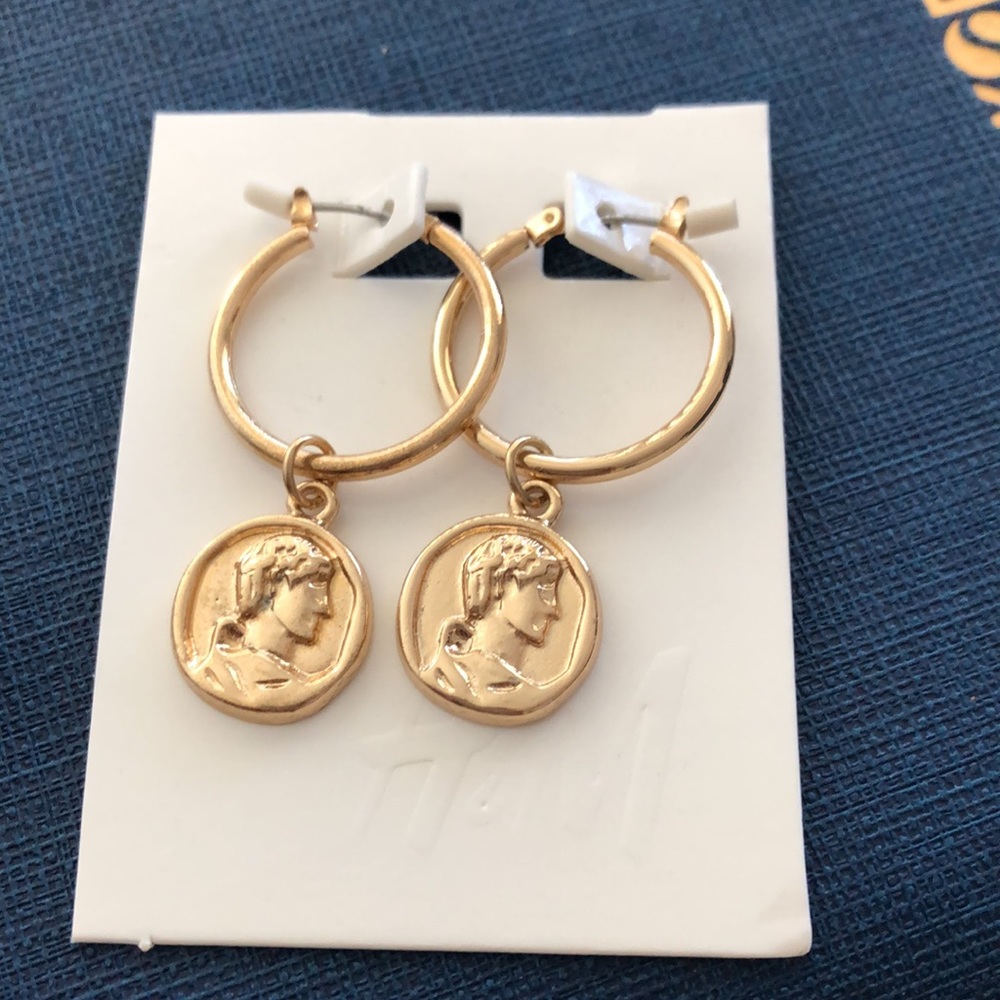 H&M gold hoop earrings 2 pk - Picture 3 of 7